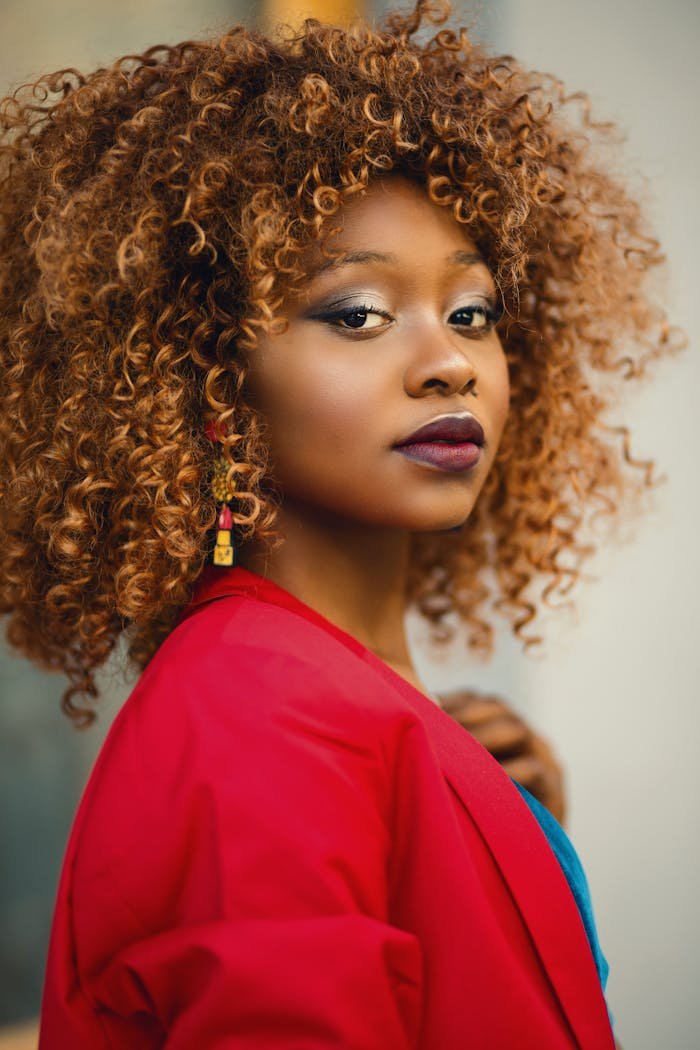 portrait photo of woman 718978